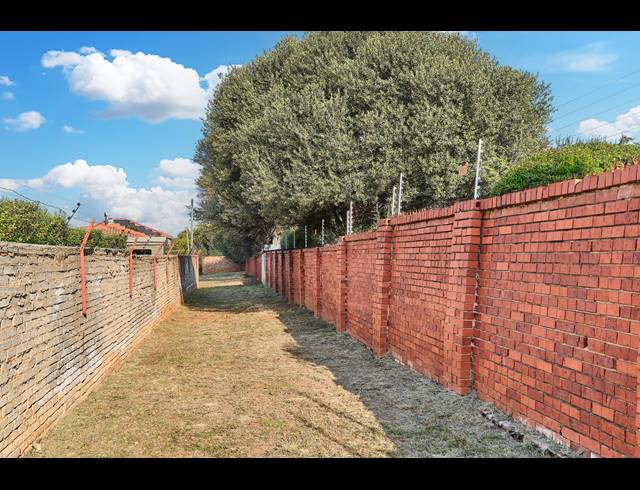 2,237M² VACANT LAND FOR SALE IN RUIMSIG